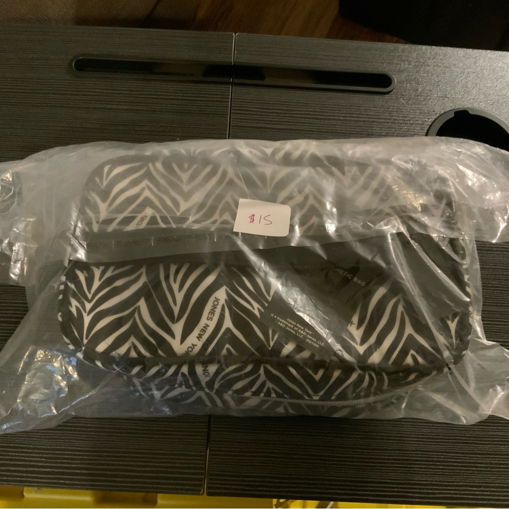 Jones New York Black and White Quilted Cosmetic Case